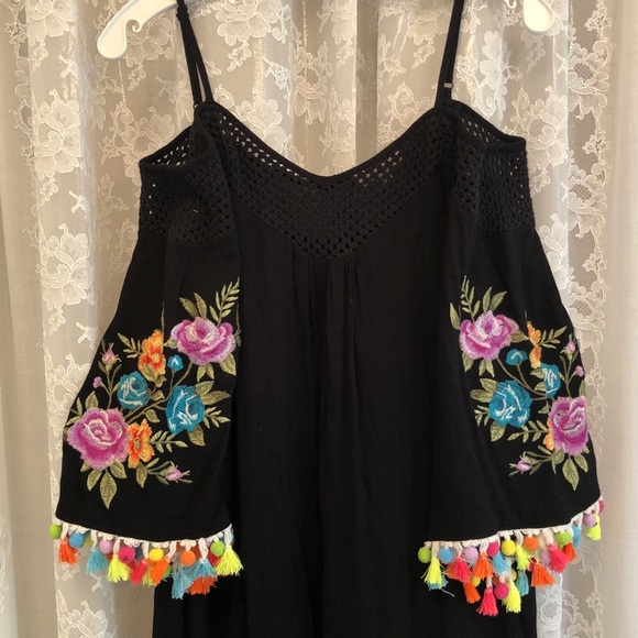🎉Host Pick🎉 UMGEE * NWOT Dia De Los Muertos Day of Dead Embroidered Pom Dress - Picture 6 of 12